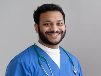 /Docs_headshots/img6.jpg